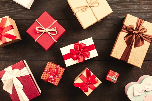 Polls: Worst gifts to buys kids at Christmas