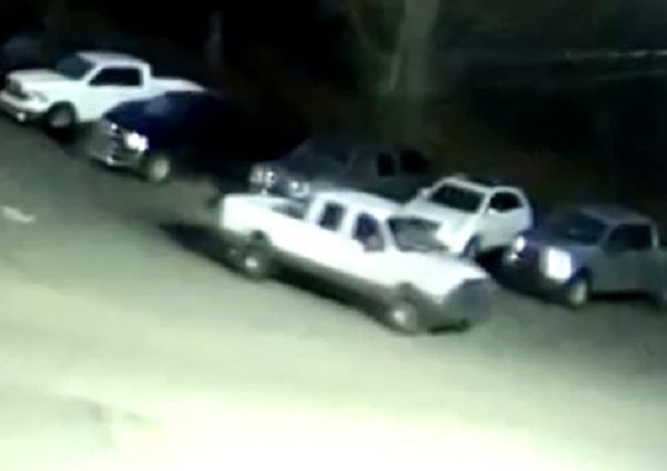 Louisville – BOLO Alert for Stolen White 2001 F-250