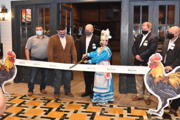 Tribal Princess Elisah Jimmie Cuts Ribbon at Mama ‘n’ Em Southern Table & Bar