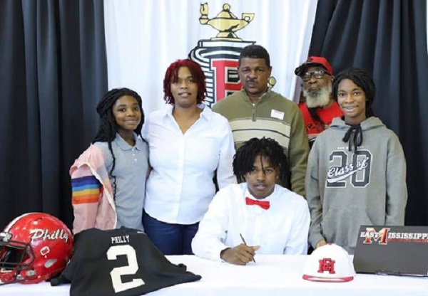 Philadelphia – Jatarian Hudson Signs With East Mississippi Community College