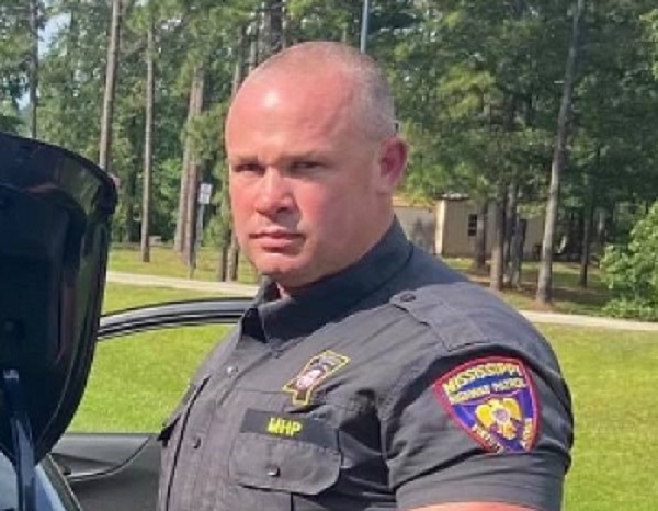 Mississippi Highway Patrolman Killed On Hwy 16 W