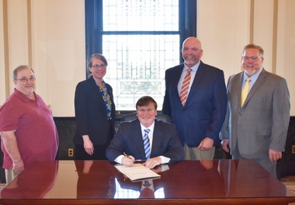 Reeves Signs HB 1494 Clearing Way for Walnut Grove Correctional Facility Reopening
