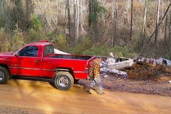 Leake County deputies searching for garbage dumping suspects