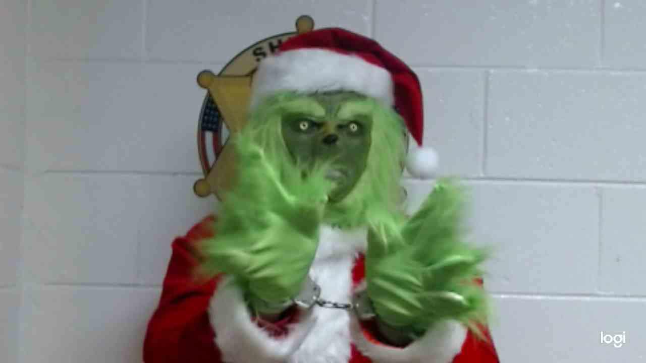 Video: Grinch caught stealing Christmas in Leake County
