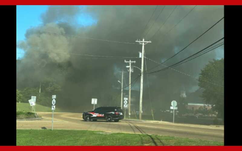 Fire in Philadelphia Fills Neighborhood With Smoke
