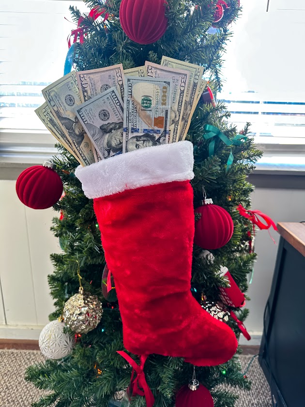 Christmas Station to Announce Winner of $500 & Platinum Ballet Tickets Today