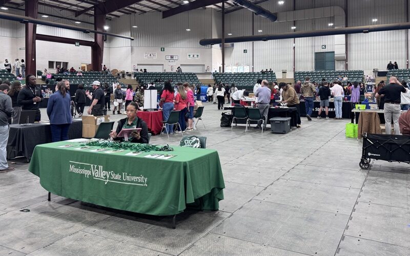 Neshoba County Manufacturing & Career Expo 17 Neshoba County Manufacturing & Career Expo 17