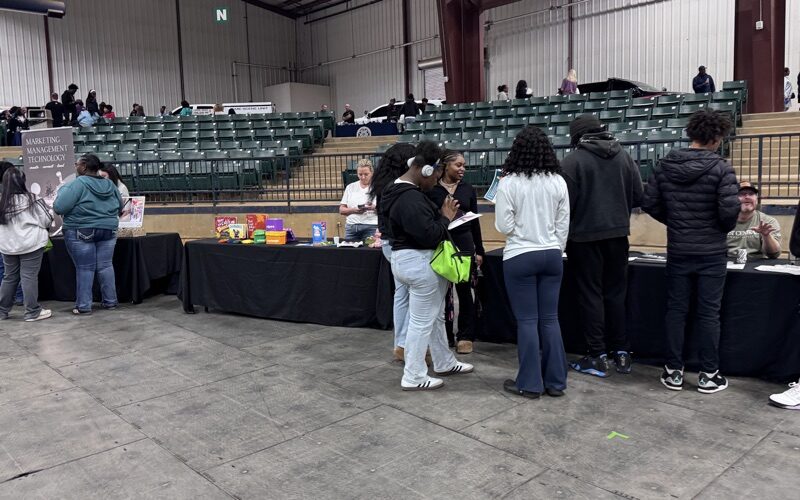 Neshoba County Manufacturing & Career Expo 19 Neshoba County Manufacturing & Career Expo 19